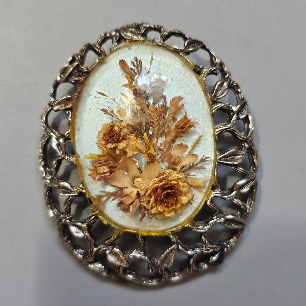 Dried Flowers Art in Lucite Bubble Dome Pendant or Brooch Goldtone Vintage